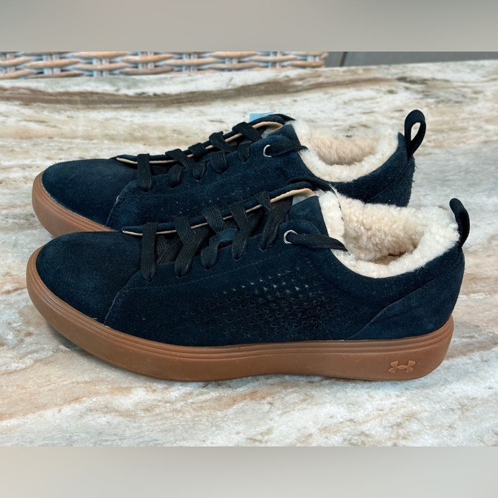UNDER ARMOUR Women’s Capeside Shearling Black Sneakers- Size 7.5 - Picture 3 of 8